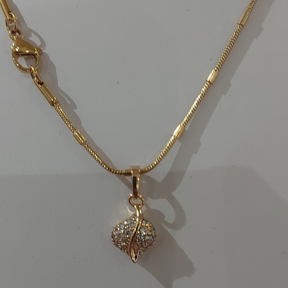 24k Gold Plated Pendant Necklace Decorated With CZ - Picture 4 of 6
